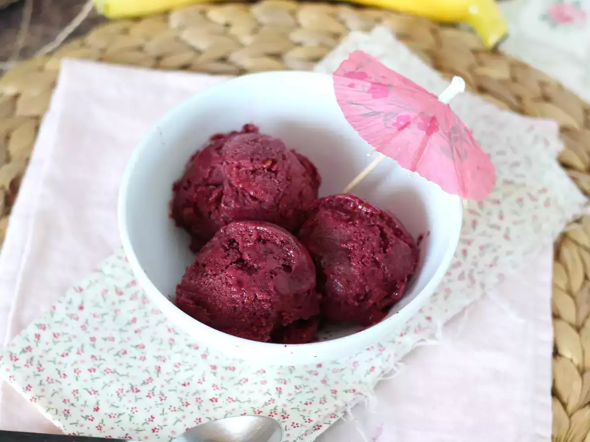 Vegan rood fruitijs: supermakkelijke bananen-nicecream! - foto 4