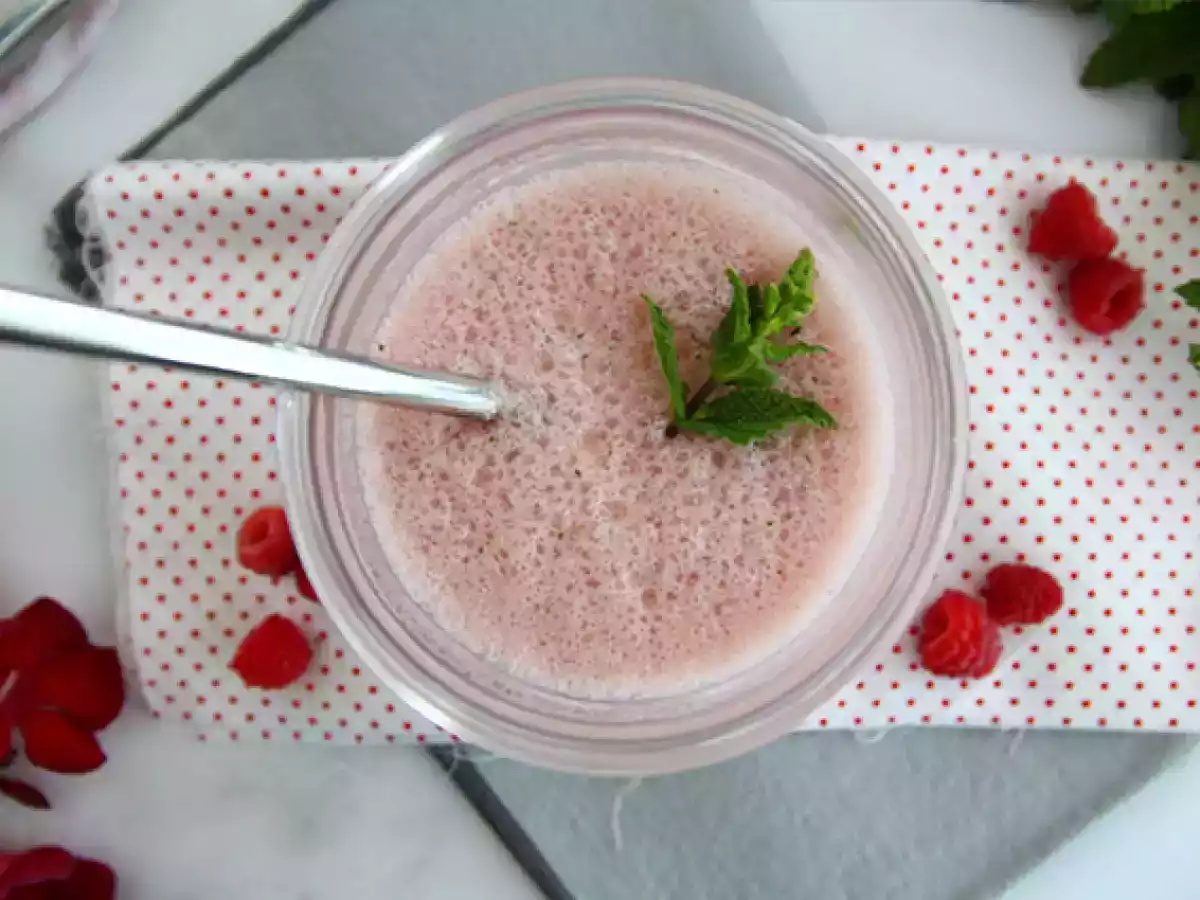 Veganistische frambozen- en muntmilkshake - foto 3