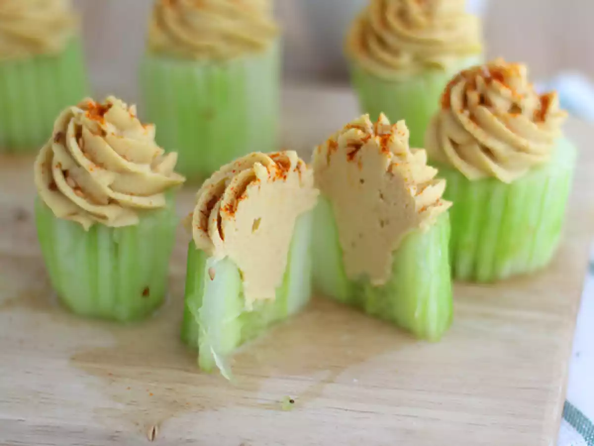 Veganistische komkommer- en hummuscupcakes - foto 3