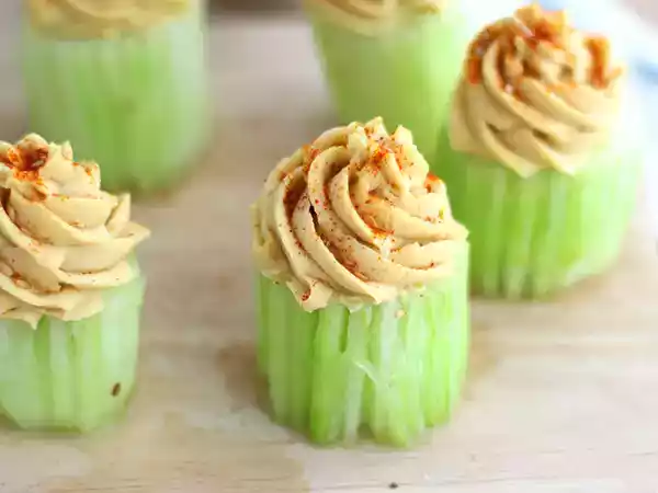 Recept Veganistische komkommer- en hummuscupcakes
