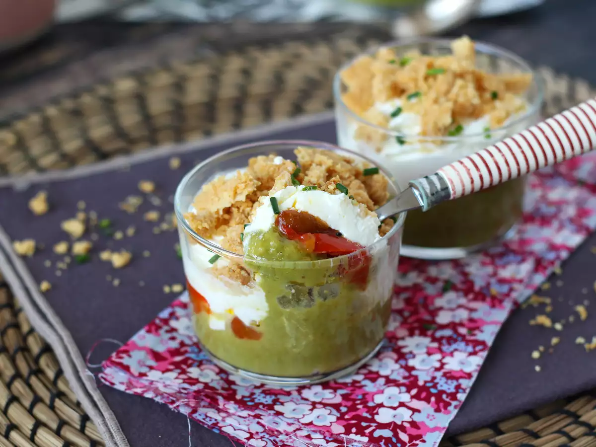 Vegetarische glaasjes: erwtencrème, Parmezaanse crumble en mascarponecrème - foto 8