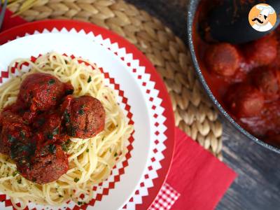 Vegetarische seitan gehaktballetjes met tomatensaus - foto 2