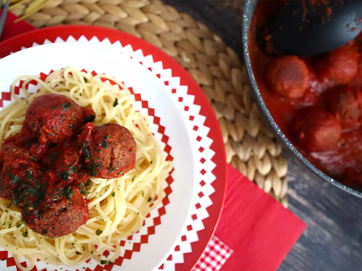 Vegetarische seitanballetjes in tomatensaus - foto 2