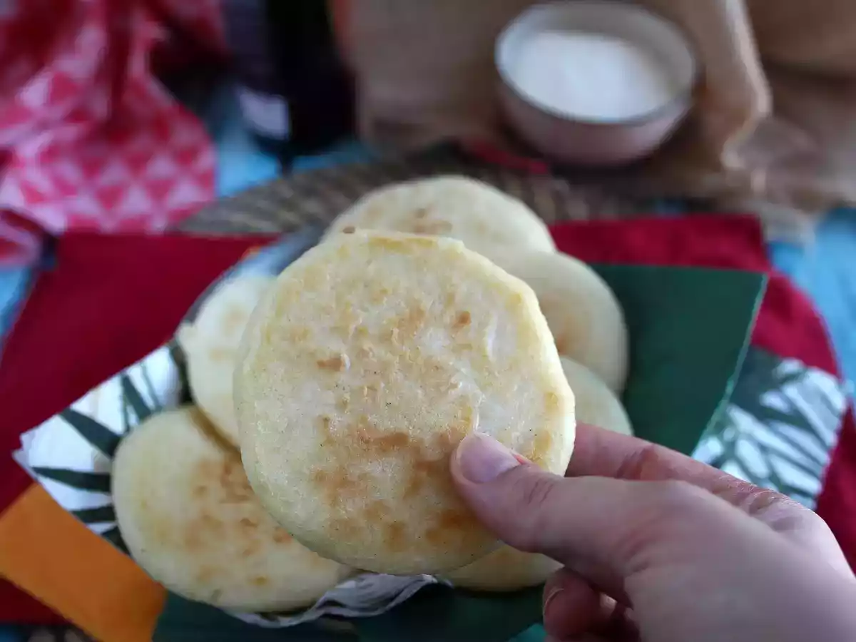Venezolaanse arepas, glutenvrije broodjes gemaakt met slechts 3 ingrediënten - foto 2