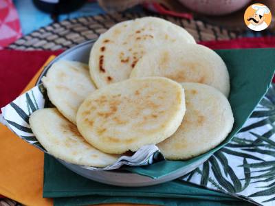 Venezolaanse arepas, glutenvrije broodjes gemaakt met slechts 3 ingrediënten