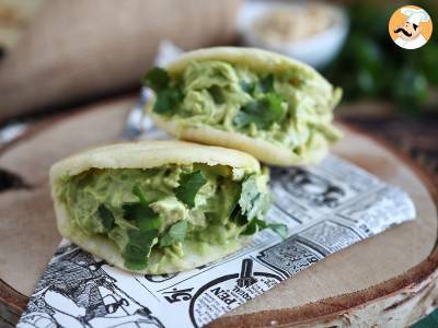 Venezolaanse arepas met kip en avocado - Reina Pepiada - foto 4