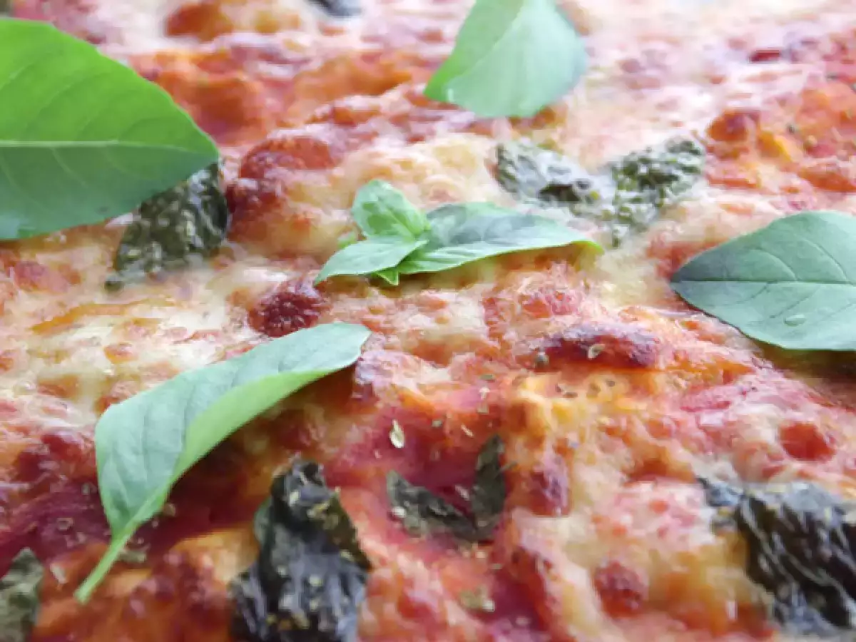 Vochtige pizza Margherita - foto 3