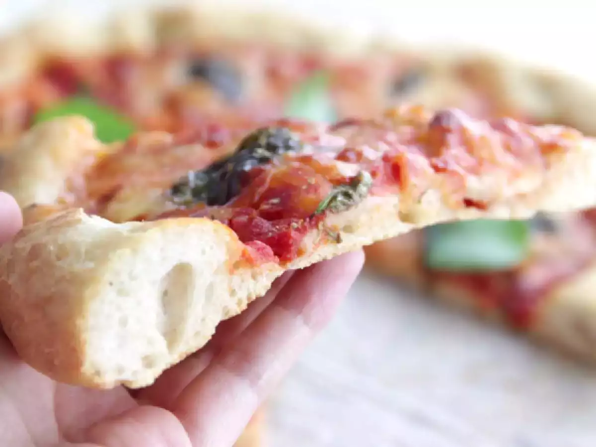 Vochtige pizza Margherita - foto 4