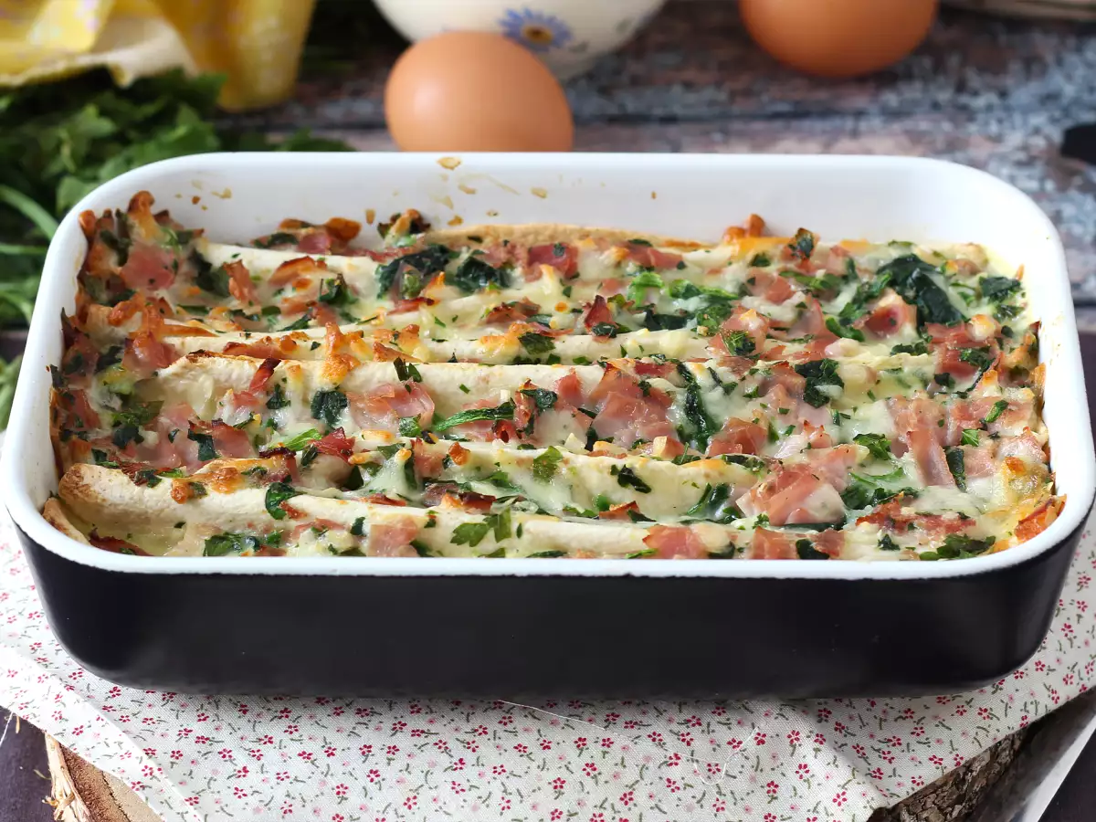 Wat kun je maken met tortilla's? Gratin met ham, spinazie en mozzarella in crinkle-cakestijl - foto 7