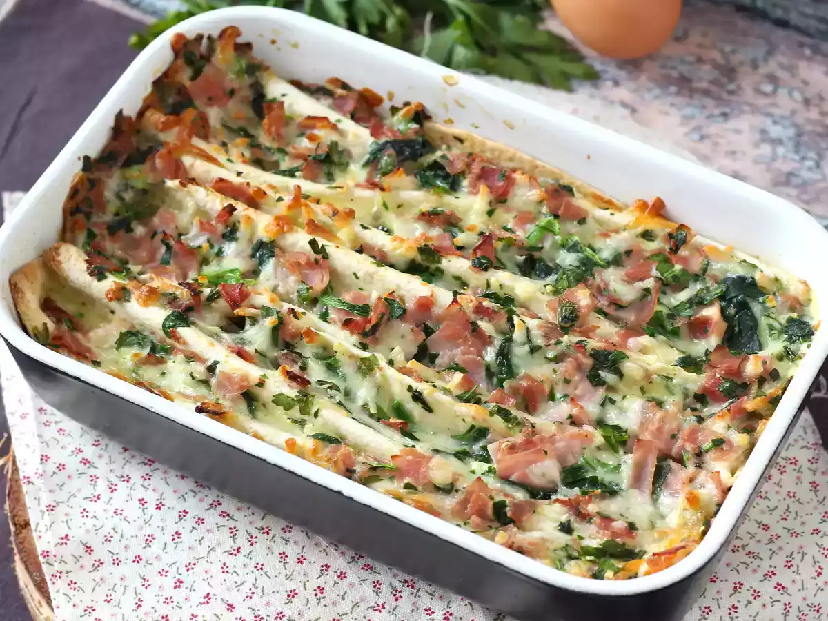 Wat te doen met tortilla's Gegratineerde ham, spinazie en mozzarella crinkle cake stijl - foto 3