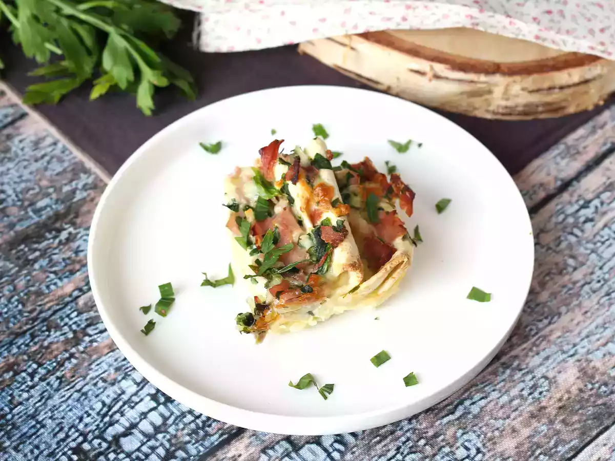 Wat te doen met tortilla's Gegratineerde ham, spinazie en mozzarella crinkle cake stijl - foto 4