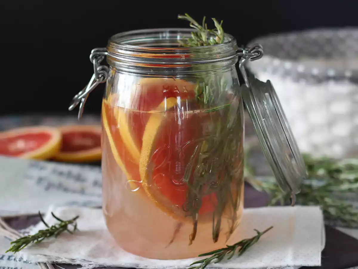 Water met grapefruit- en rozemarijnsmaak: detoxdrank zonder toegevoegde suiker - foto 4
