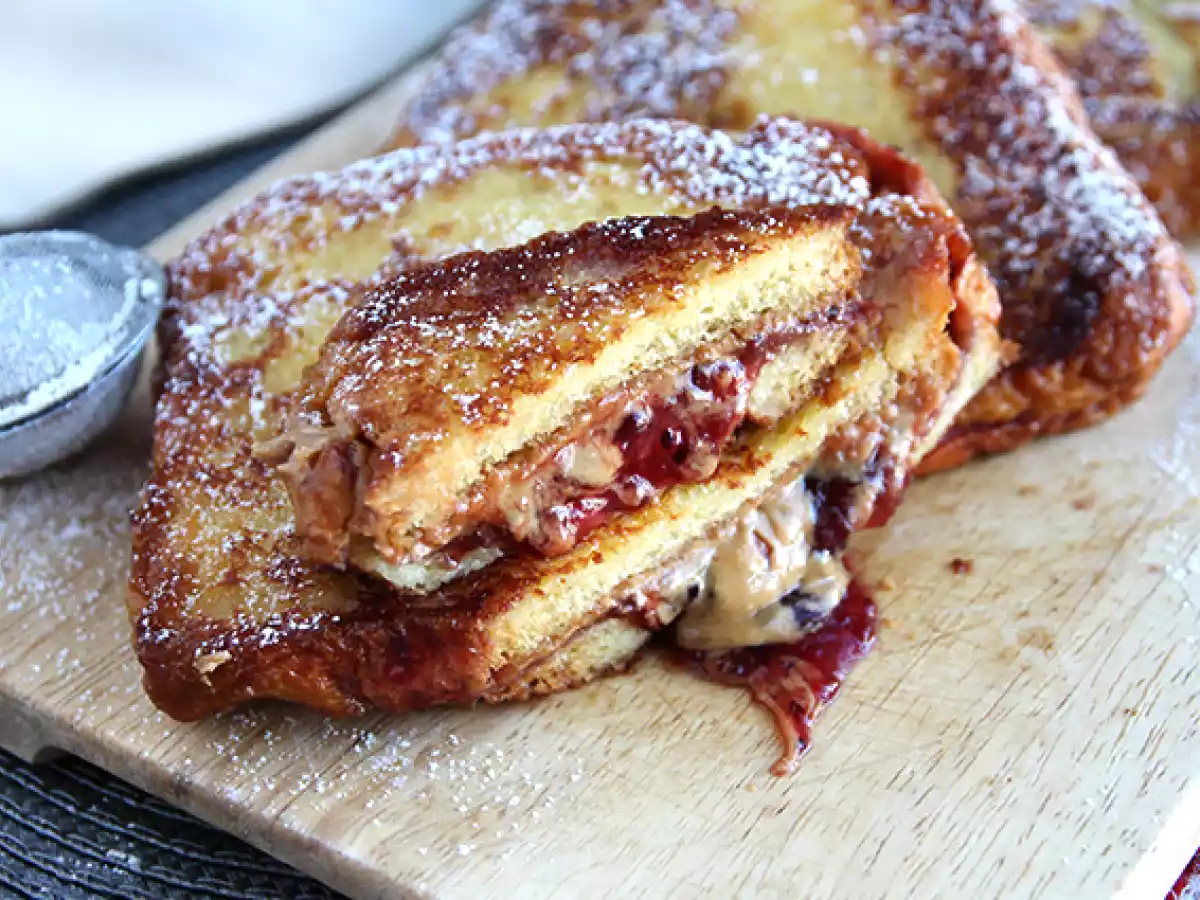 Wentelteefjes met pindakaas en jam