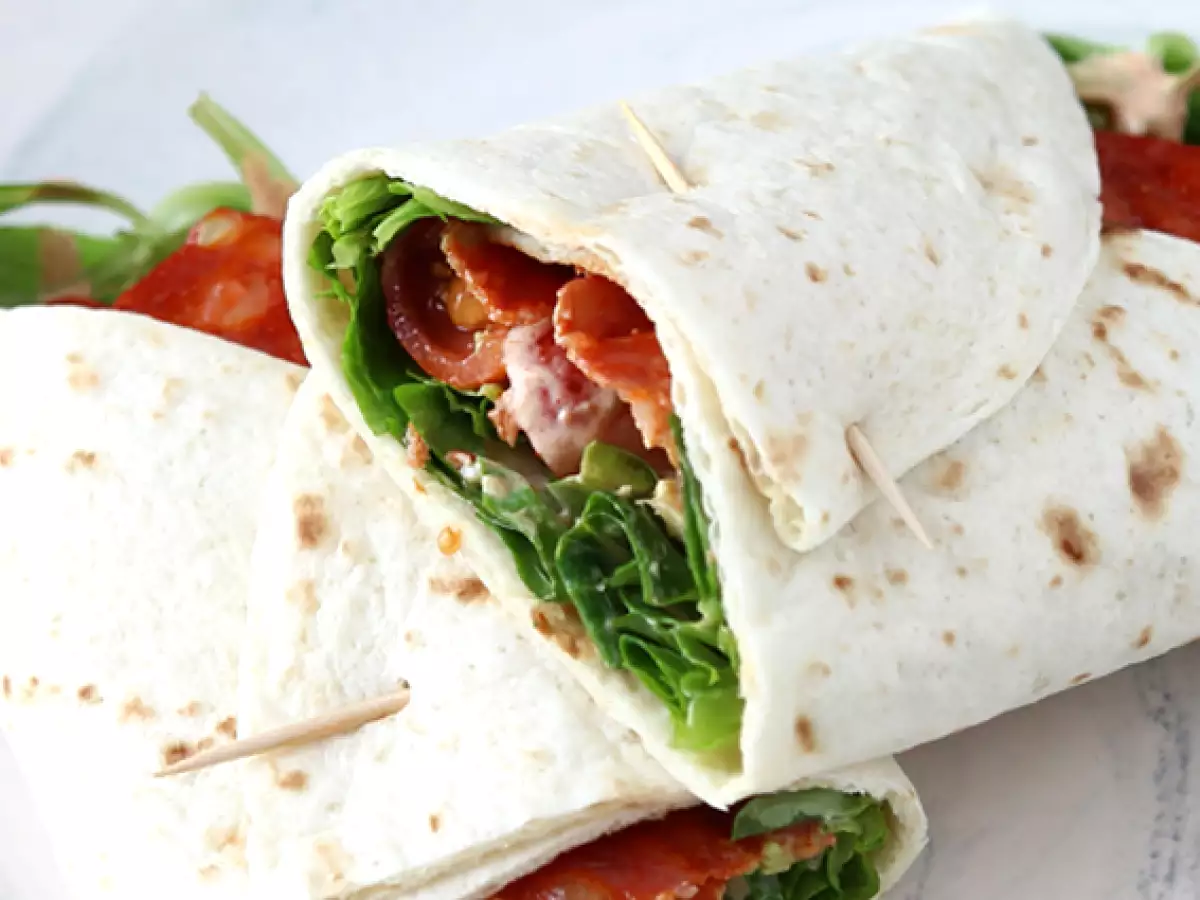Wrapsandwich met chorizo, avocado en tomaat - foto 3