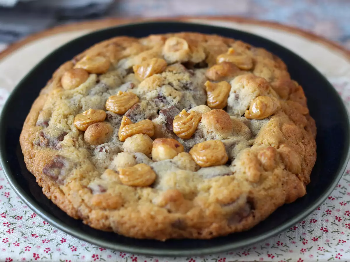 XXL-koekjes met hazelnoten, melkchocolade en praliné