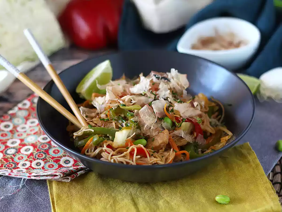 Yakisoba, roergebakken noedels met groenten