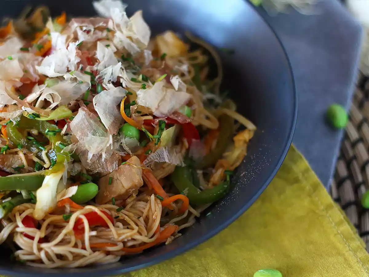 Yakisoba, roergebakken noedels met groenten - foto 2