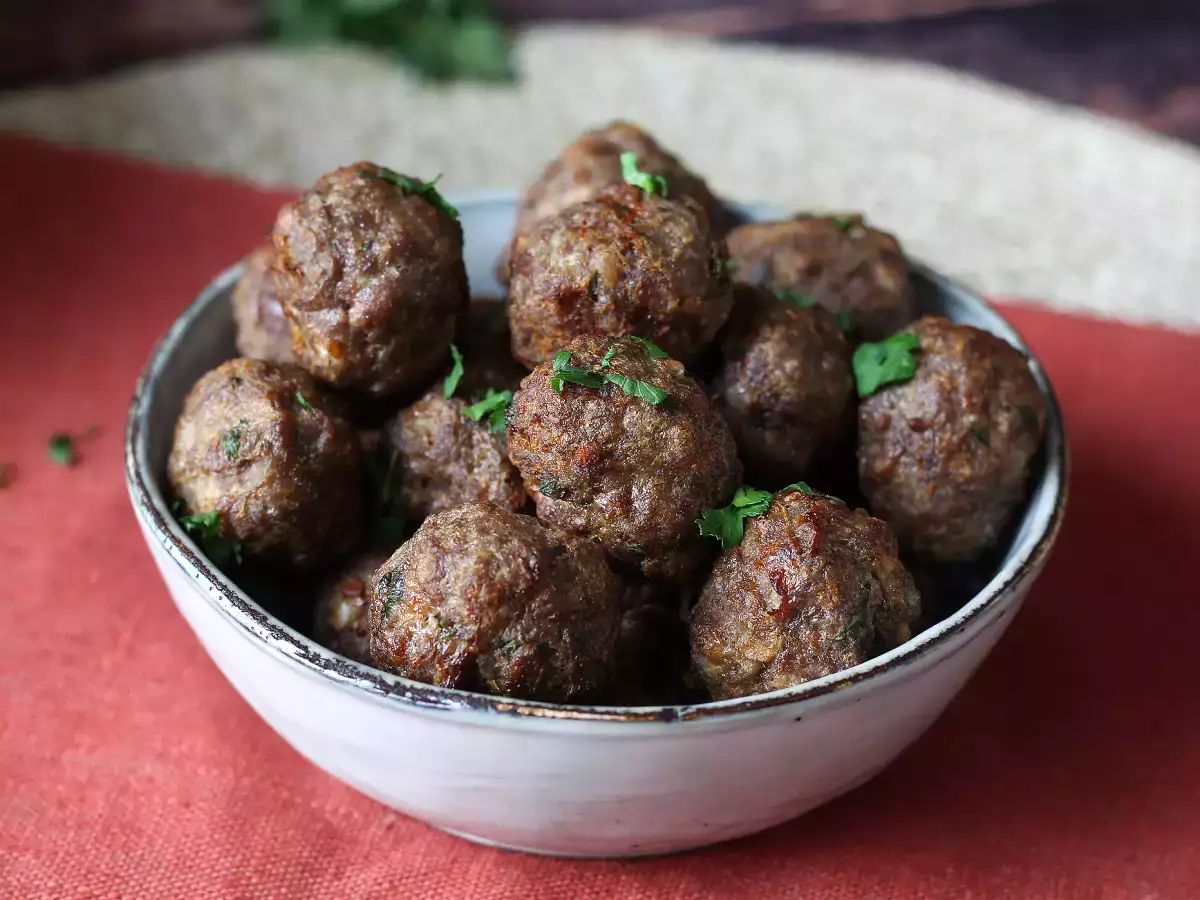 Zachte gehaktballetjes uit de airfryer: makkelijk en snel recept met rundvlees