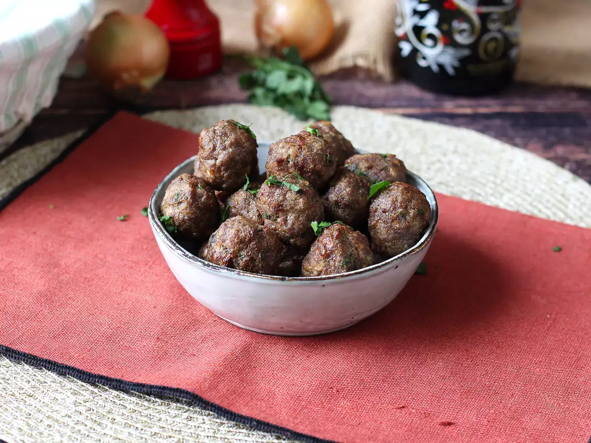 Zachte gehaktballetjes uit de airfryer: makkelijk en snel recept met rundvlees - foto 2