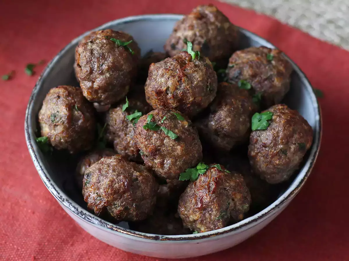 Zachte gehaktballetjes uit de airfryer: makkelijk en snel recept met rundvlees - foto 4