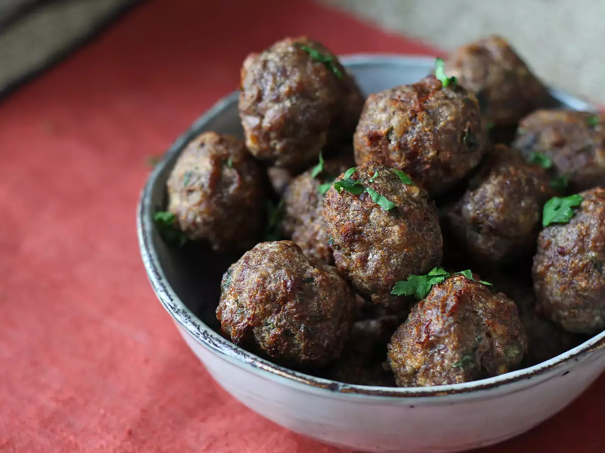 Zachte gehaktballetjes uit de airfryer: makkelijk en snel recept met rundvlees - foto 5