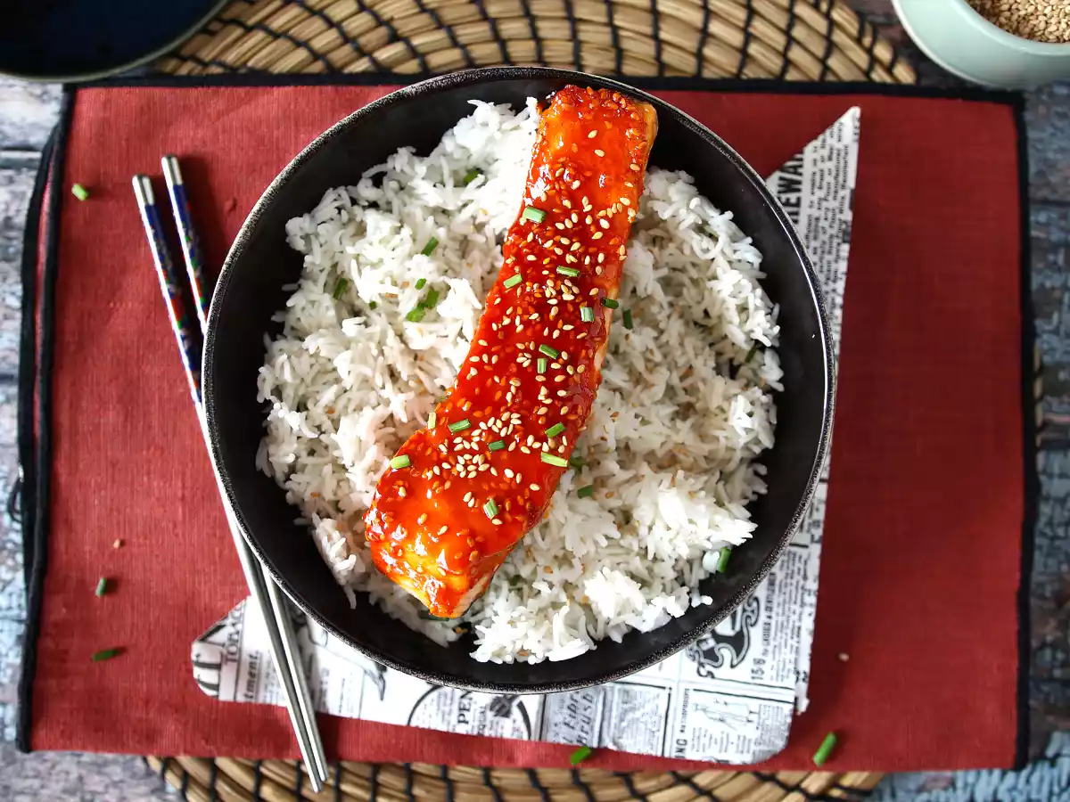 Zalm op Koreaanse wijze met gochujangsaus klaar in 8 minuten