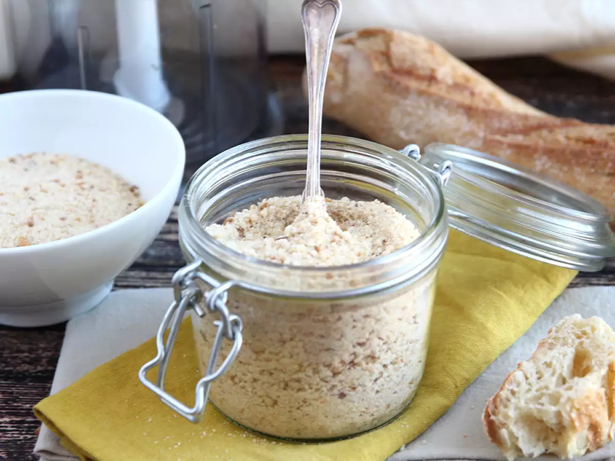Zelfgemaakt paneermeel van oud brood