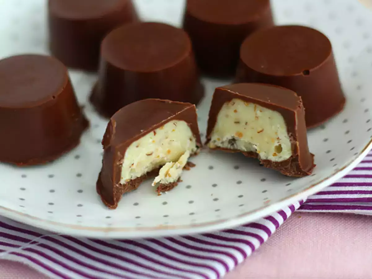 Zelfgemaakte chocolaatjes in Kinder Schoko-Bons-stijl