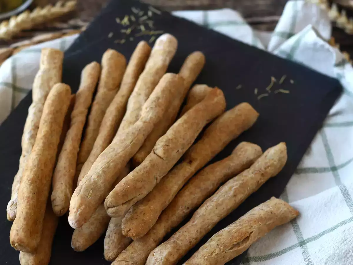 Zelfgemaakte gekruide gressins: makkelijk te maken en super knapperig! - foto 2