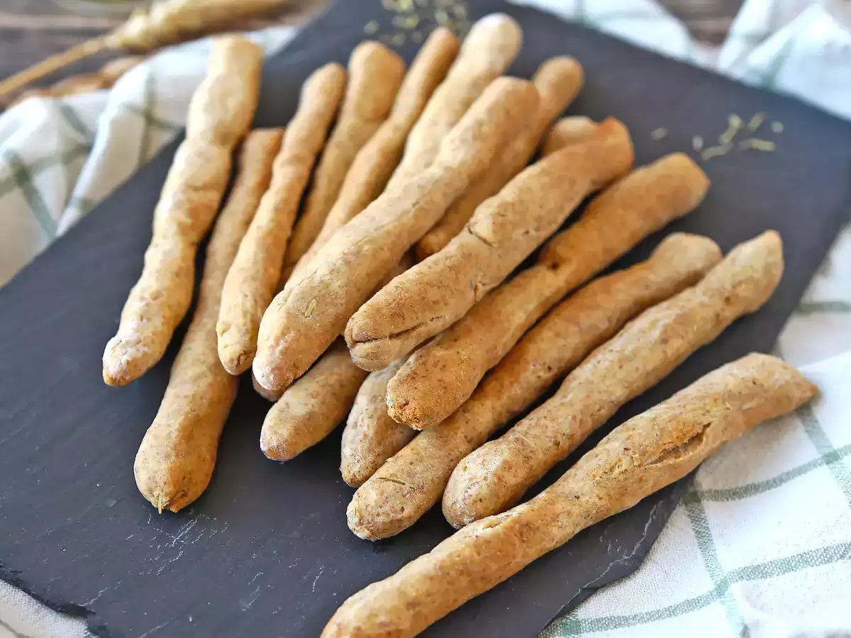 Zelfgemaakte gekruide gressins: makkelijk te maken en super knapperig! - foto 5