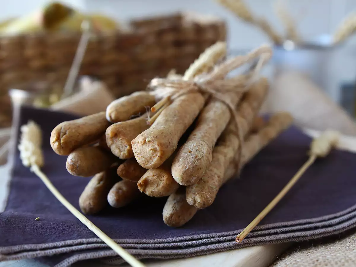 Zelfgemaakte grissini (broodstengels) met kruiden uit de airfryer - foto 4