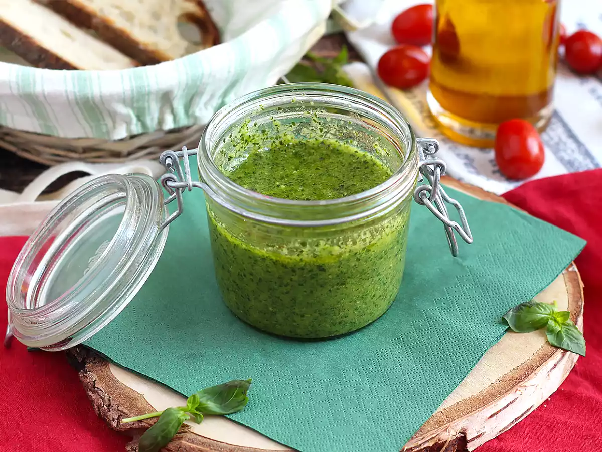 Zelfgemaakte groene pesto - pesto alla genovese - foto 2