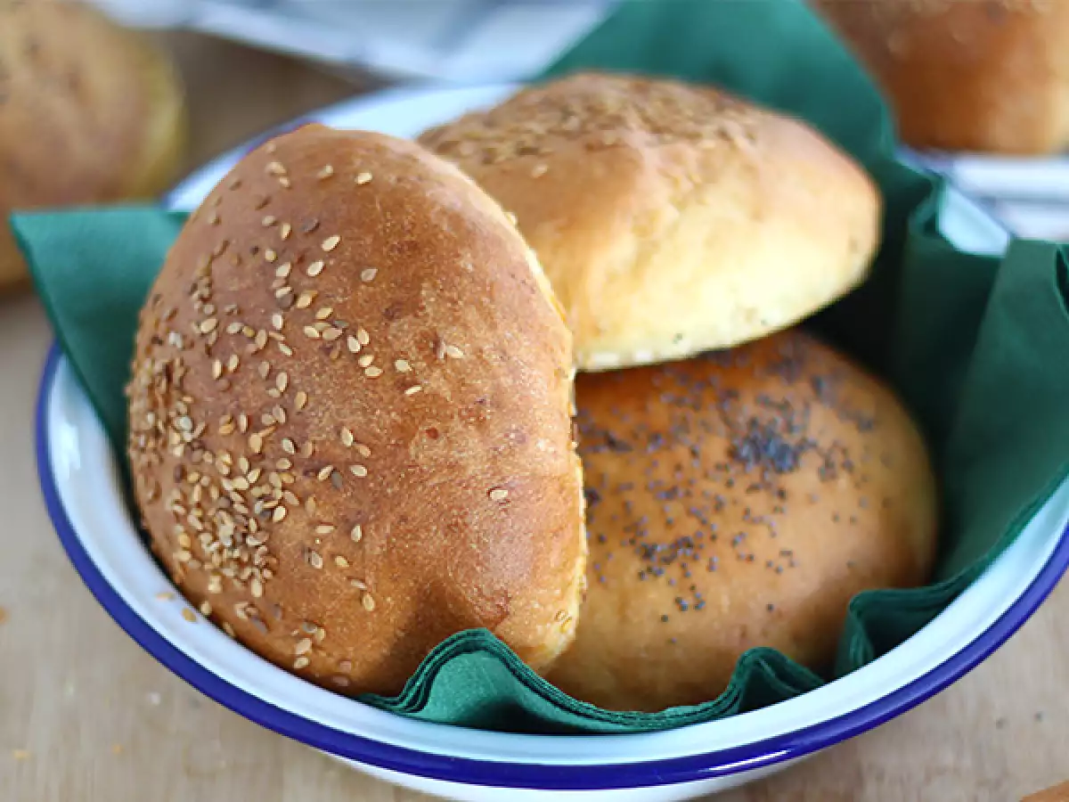 Zelfgemaakte hamburgerbroodjes (buns) - foto 2