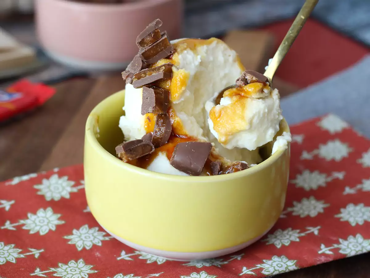 Zelfgemaakte McFlurry met karamel en daim, gemaakt met de Ninja Creami - foto 2