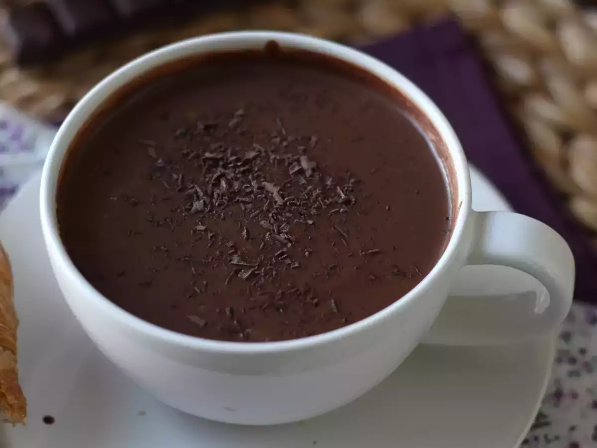 Zelfgemaakte Spaanse chocolademelk: een makkelijk recept voor een dikke, glanzende en zijdezachte chocoladedrank - foto 3