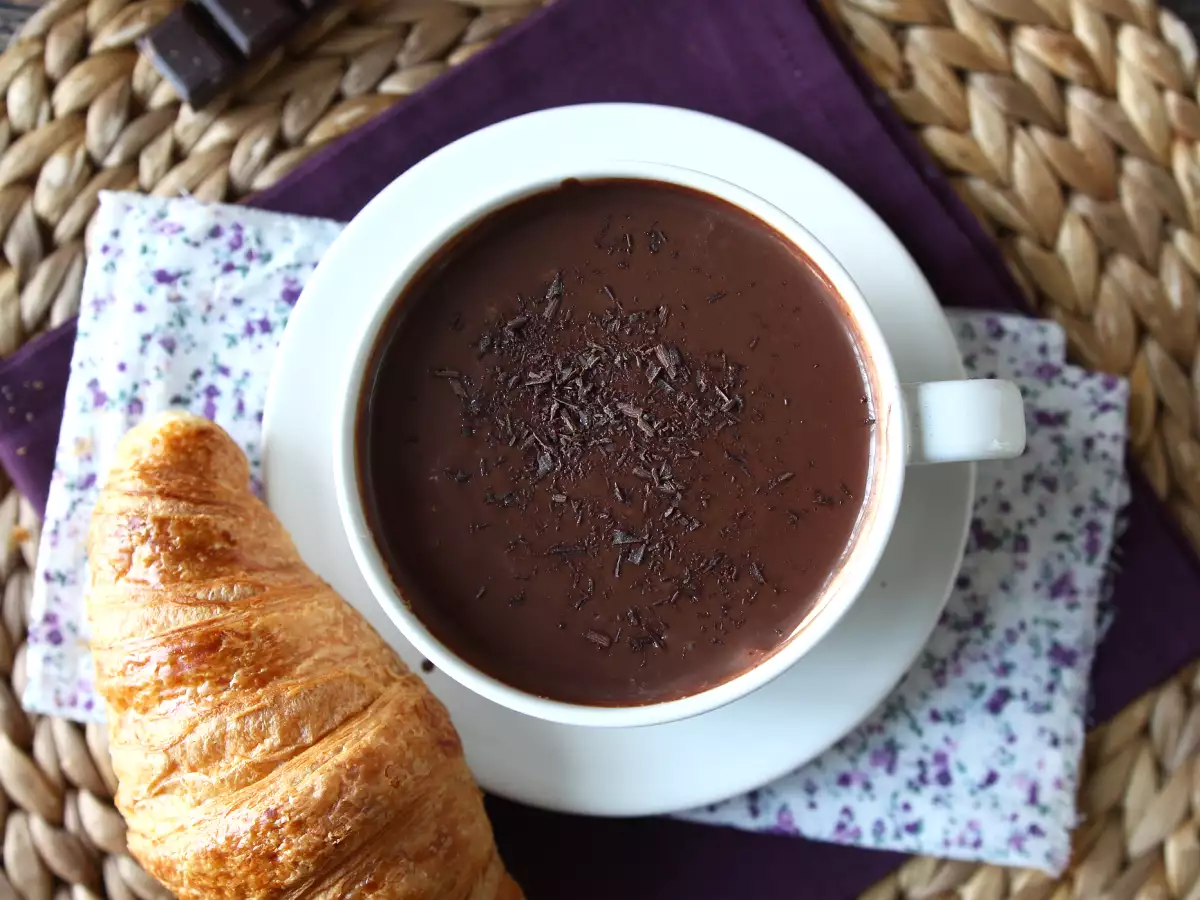 Zelfgemaakte Spaanse chocolademelk: een makkelijk recept voor een dikke, glanzende en zijdezachte chocoladedrank - foto 4