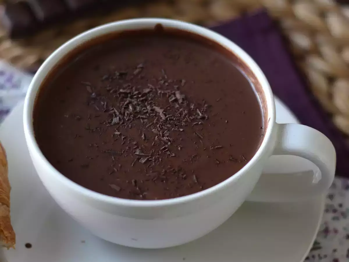 Zelfgemaakte warme chocolademelk: het makkelijke recept voor dikke, glanzende, zijdezachte chocolademelk - foto 3
