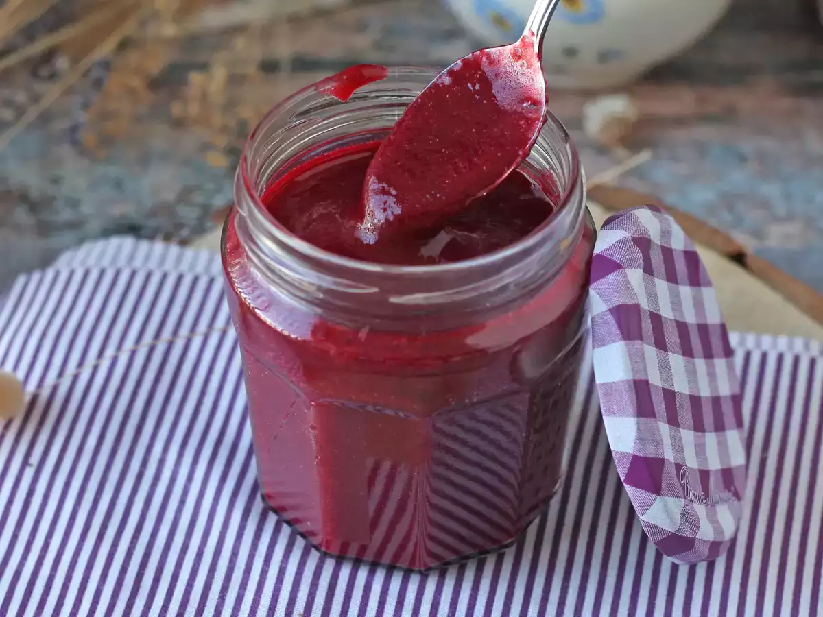 Zo maak je eenvoudig perfecte coulis van rood fruit