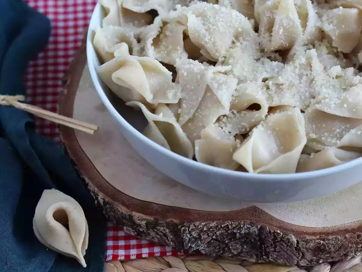 Zo maak je zelfgemaakte pasta: sorpresine, een mooie kleine pasta - foto 6