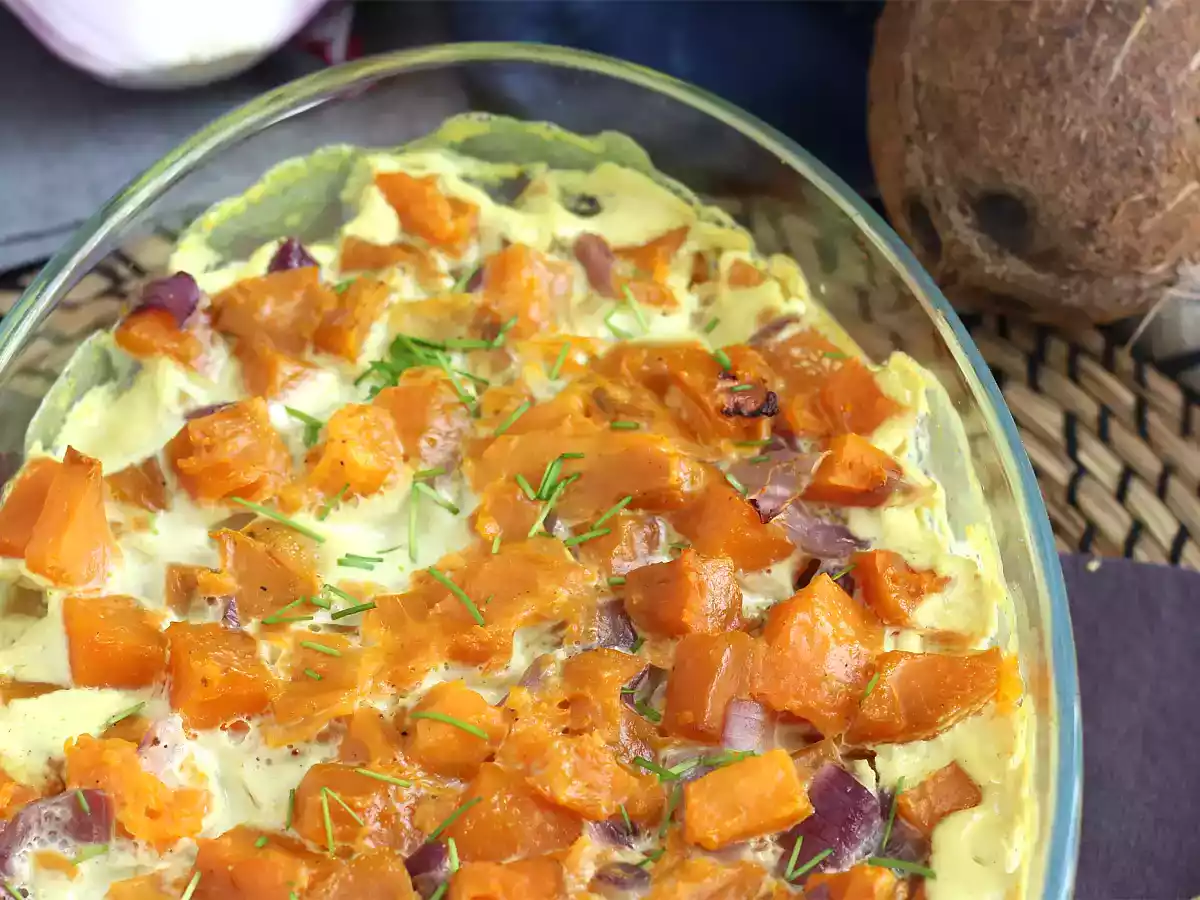 Zoete aardappelgratin met kokosmelk en kerrie